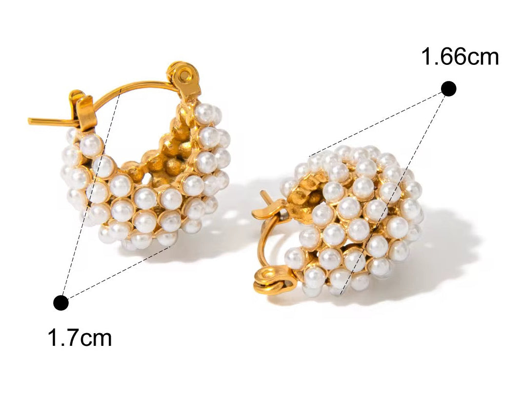 GIOIA Pearl cluster huggie earrings