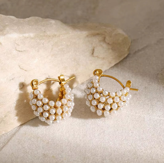 GIOIA Pearl cluster huggie earrings