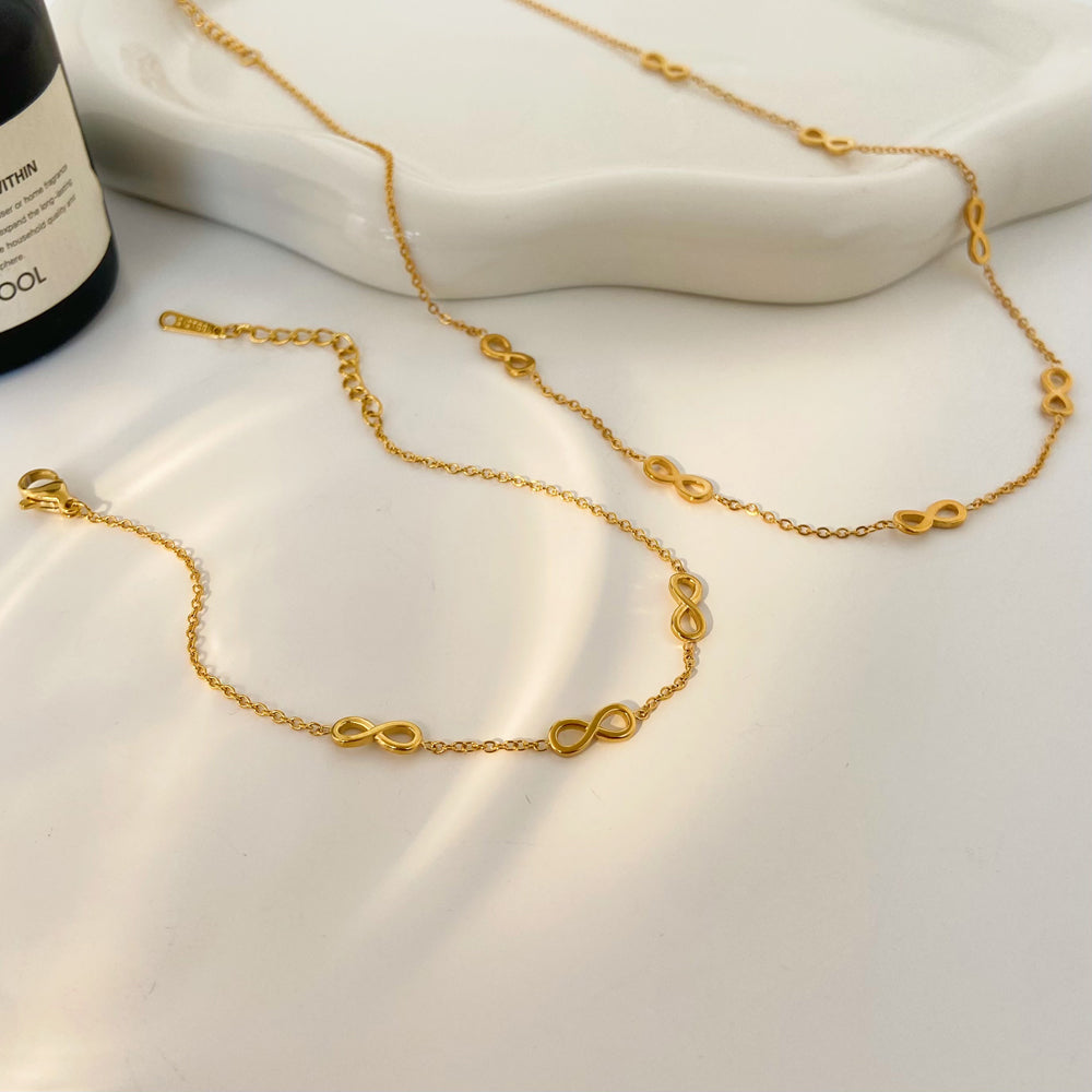 "Ellie” bow chain