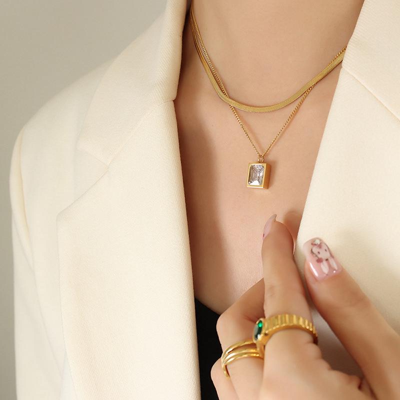 ‘Hana’ Pendant Necklace