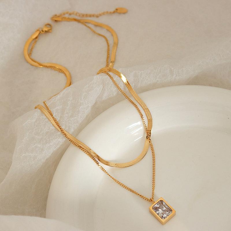 ‘Hana’ Pendant Necklace
