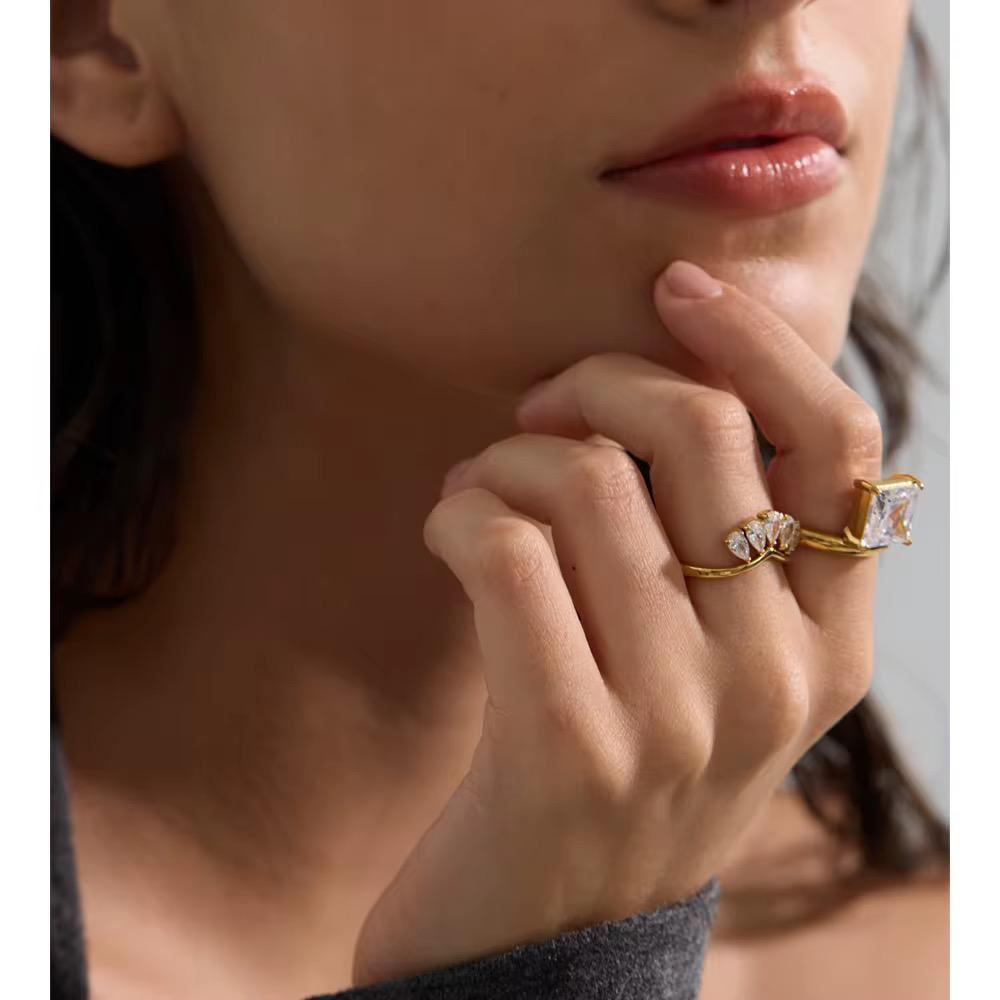 GIOIA " Water Droplet " Ring